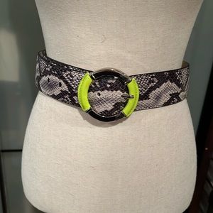 Jessica simpson leather snakskin print belt sz m